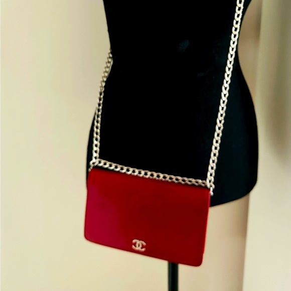 Authentic Vintage Chanel Wallet with added chain - Picture 7 of 7